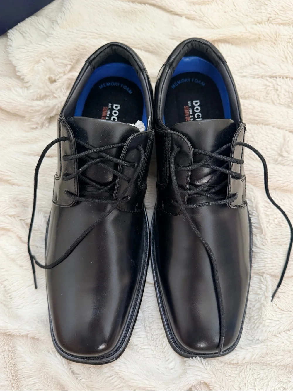 NIB Dockers Irving slip-resistant leather work shoes black men’s Sz 9.5